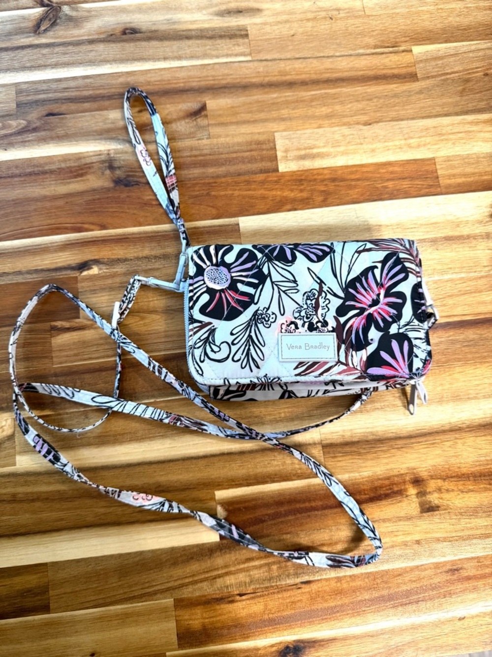 Vera Bradley Multi color Floral Quilted Wristlet (small but lots pockets)